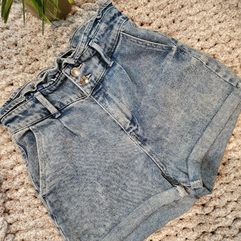 Shorts - Picture 2 of 2